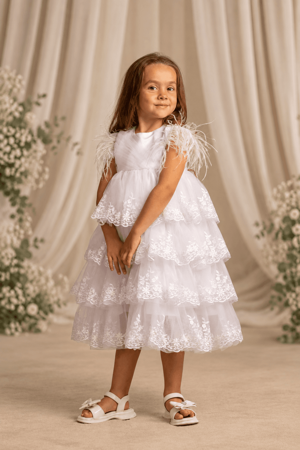 elsie-white-front-detskimagazin-eu
